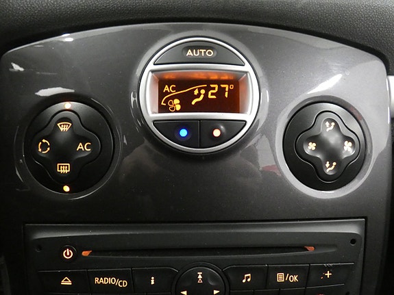 Renault Clio 10 of 16