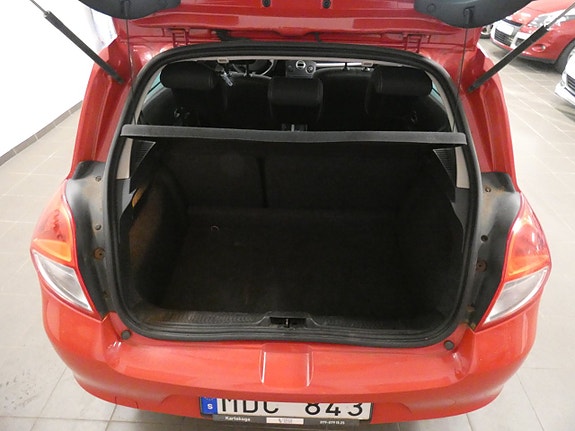 Renault Clio 16 of 16
