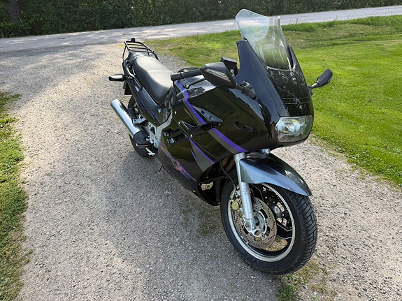 Suzuki Gsx 1100F 2 of 10