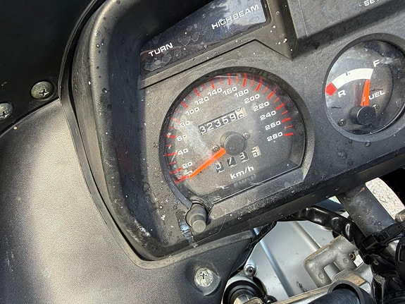 Suzuki Gsx 1100F 9 of 10