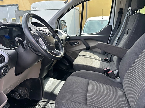 Ford Transit Custom 2 of 9