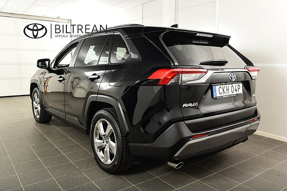 Toyota RAV4 3 of 29