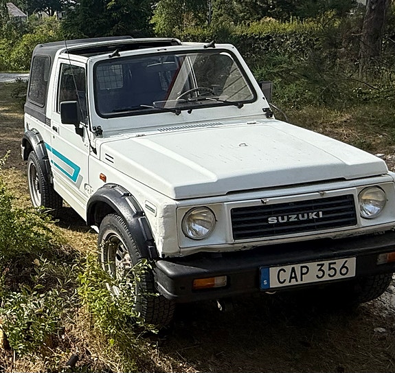Suzuki Samurai 4 of 5