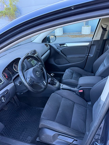 Volkswagen Golf VI 16 of 21