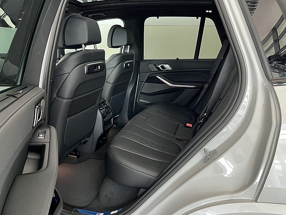 BMW X5 5 of 16