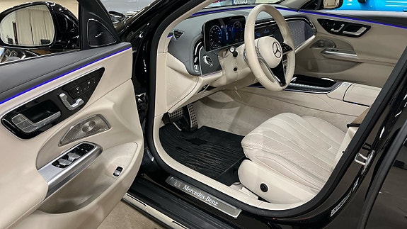 Mercedes-Benz E300 de 3 of 3