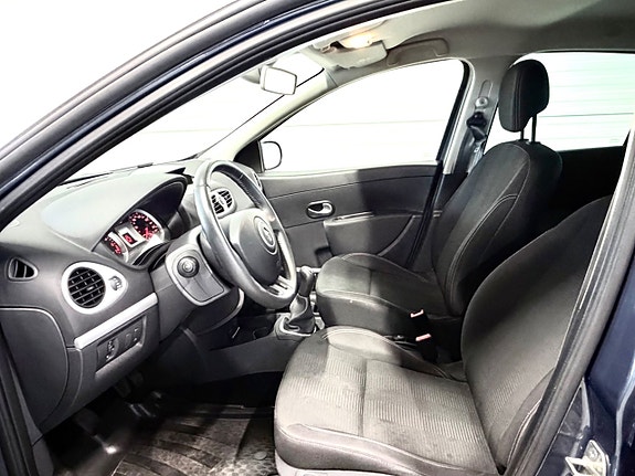 Renault Clio 9 of 14