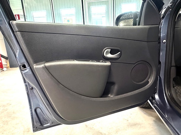 Renault Clio 13 of 14