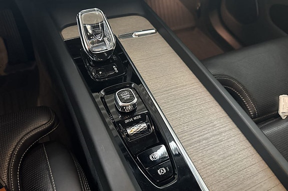 Volvo XC60 14 of 20