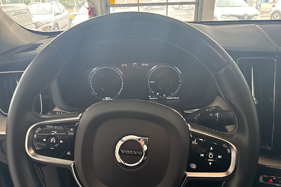 Volvo XC60 15 of 20