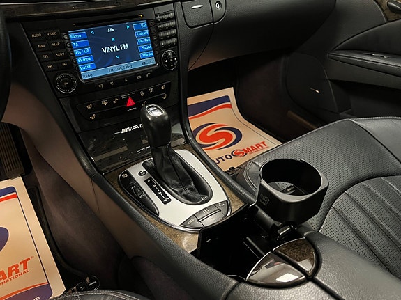 Mercedes-Benz E55 21 of 30