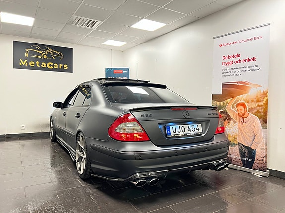 Mercedes-Benz E55 6 of 30