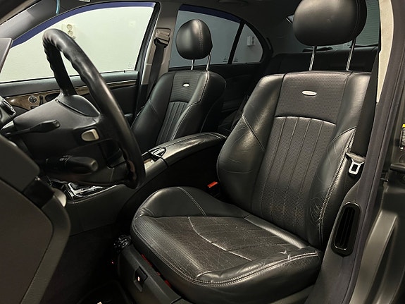 Mercedes-Benz E55 18 of 30