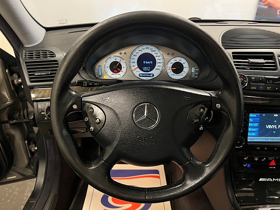 Mercedes-Benz E55 26 of 30