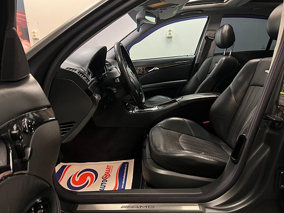Mercedes-Benz E55 16 of 30