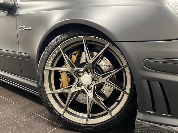Mercedes-Benz E55 3 of 30