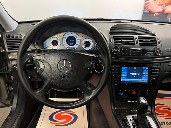 Mercedes-Benz E55 25 of 30