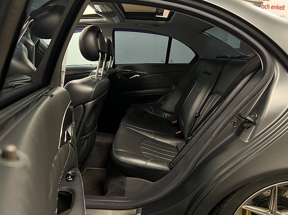 Mercedes-Benz E55 8 of 30