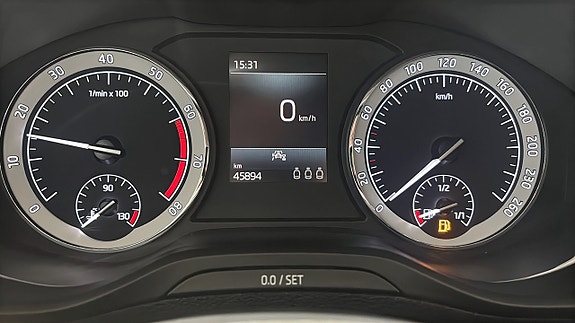 Skoda Karoq 8 of 12