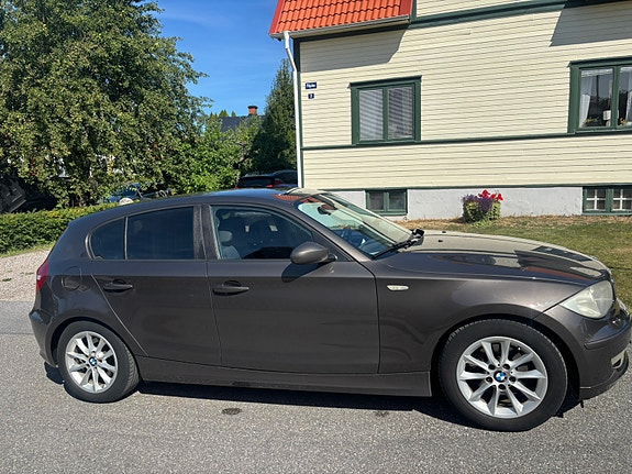 BMW 120d 2 of 7