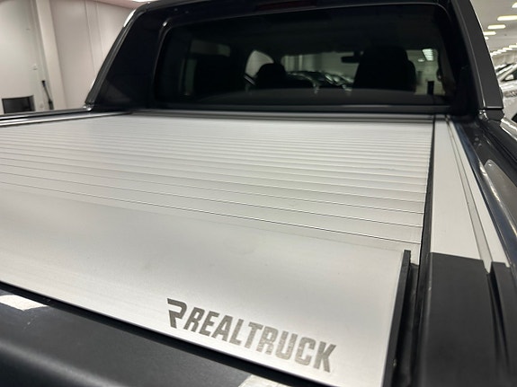 Volkswagen Amarok 16 of 17