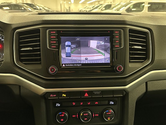 Volkswagen Amarok 12 of 17