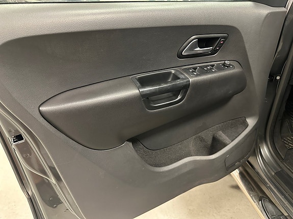Volkswagen Amarok 9 of 17