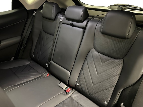 Lexus NX450h+ 15 of 16