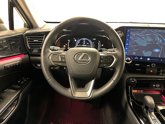 Lexus NX450h+ 14 of 16