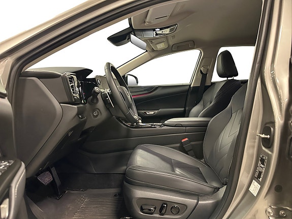 Lexus NX450h+ 8 of 16