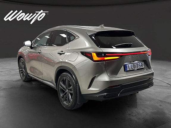 Lexus NX450h+ 5 of 16
