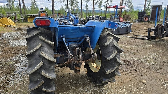 Iseki TL 3200 4x4 4 of 7