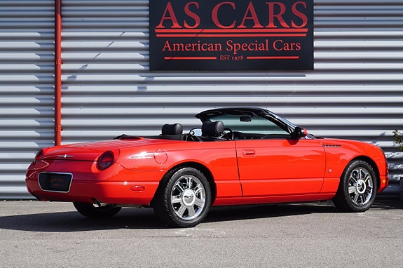 Ford Thunderbird 7 of 24