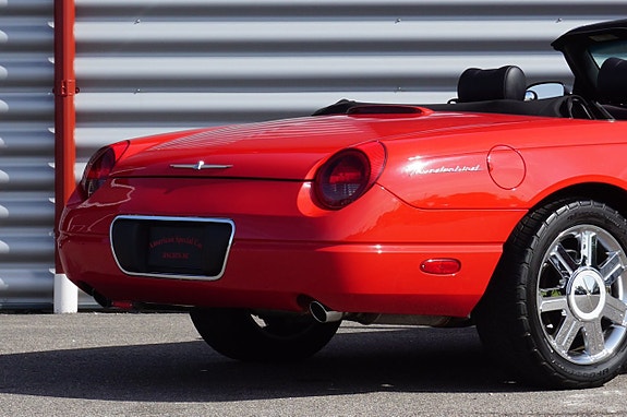 Ford Thunderbird 13 of 24