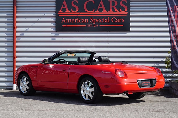 Ford Thunderbird 8 of 24