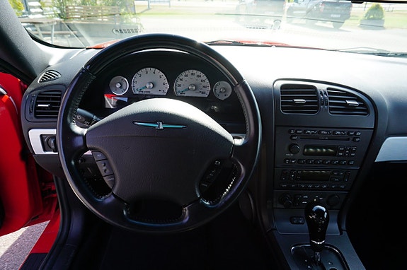 Ford Thunderbird 19 of 24