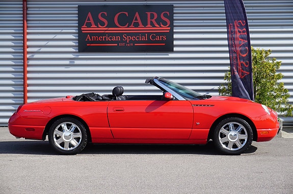 Ford Thunderbird 4 of 24