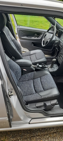 Volvo V70 2 of 13