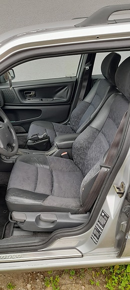Volvo V70 3 of 13