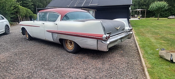 Cadillac Sixty Special 2 of 5