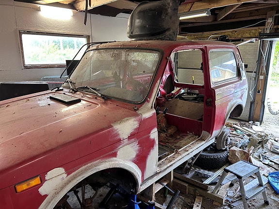 Lada Niva 2 of 3