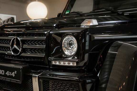 Mercedes-Benz G500 7 of 23