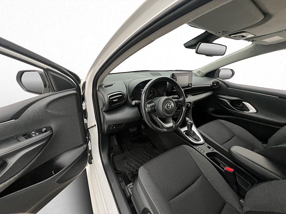 Toyota Yaris 10 of 30