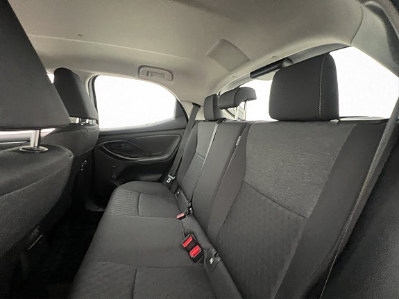 Toyota Yaris 25 of 30