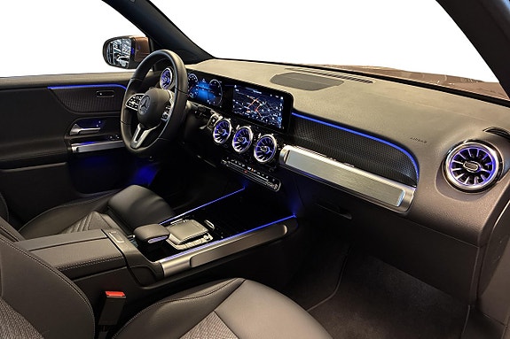 Mercedes-Benz EQB350 11 of 20