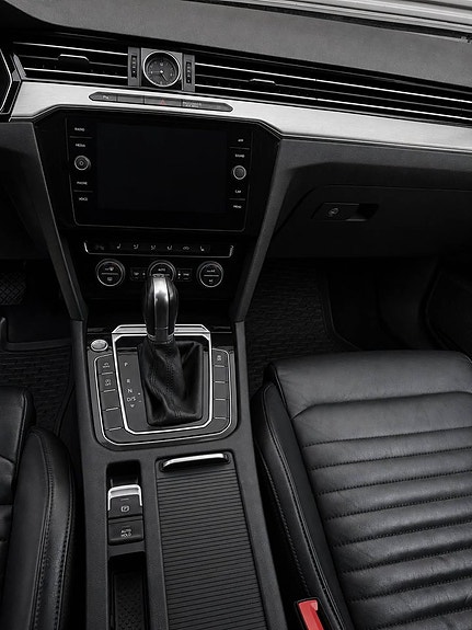 Volkswagen Passat 7 of 14