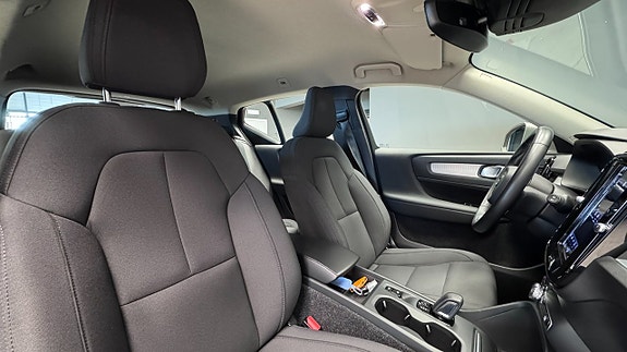 Volvo XC40 8 of 20