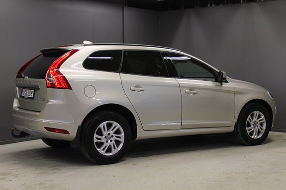 Volvo XC60 5 of 13