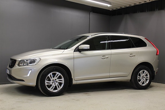 Volvo XC60 2 of 13