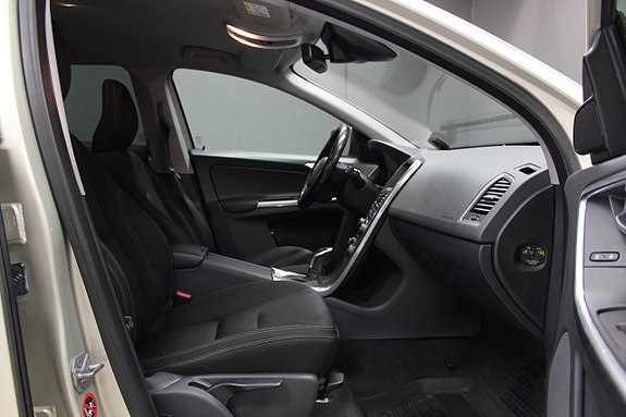 Volvo XC60 10 of 13